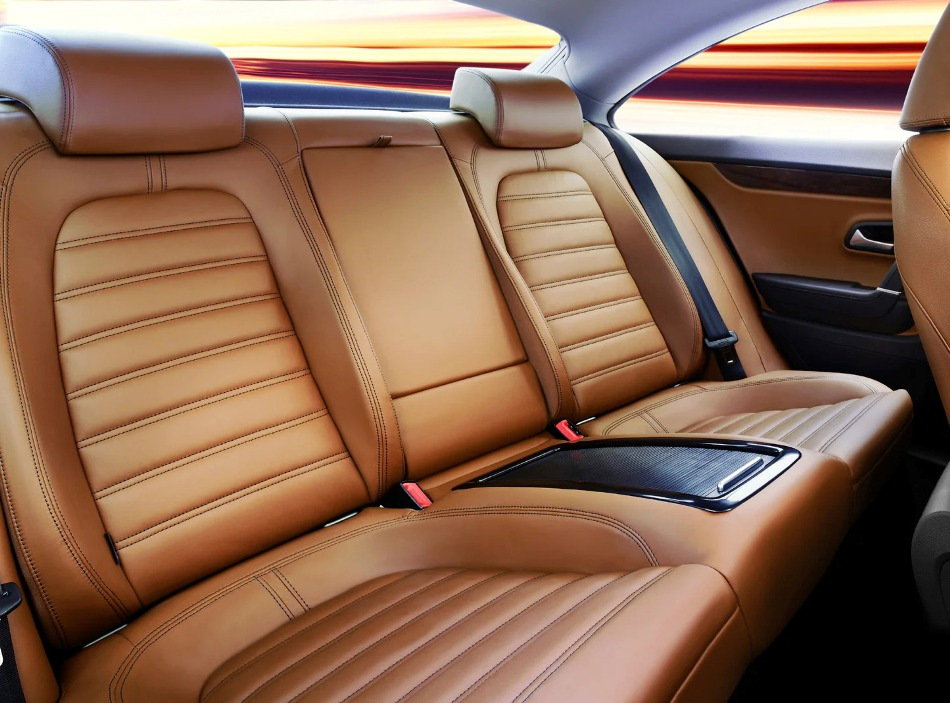 ¿Cómo limpiar correctamente el interior de cuero del coche?