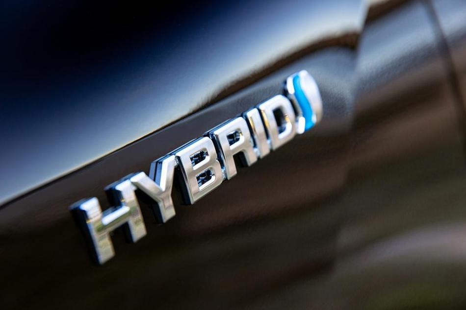 Tipos de coches híbridos: PHEV, MHEV y otros