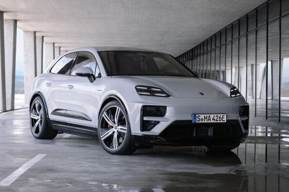 Revisión de la segunda generación del crossover Porsche Macan Electric 2024 Foto 2