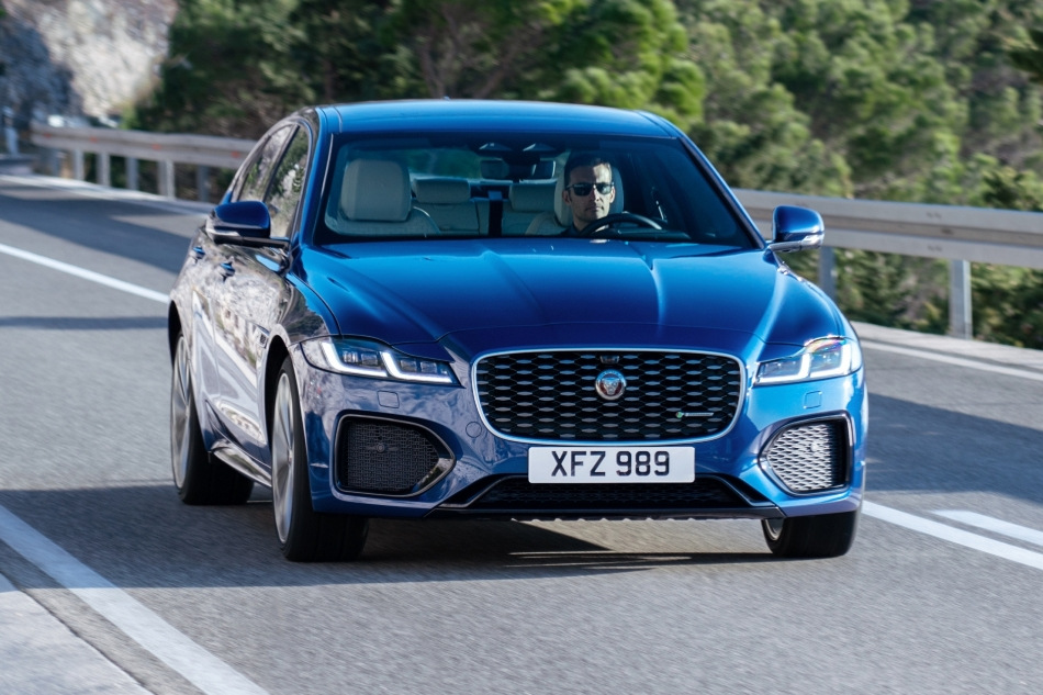 Sedán premium Jaguar XF: lujo en los detalles