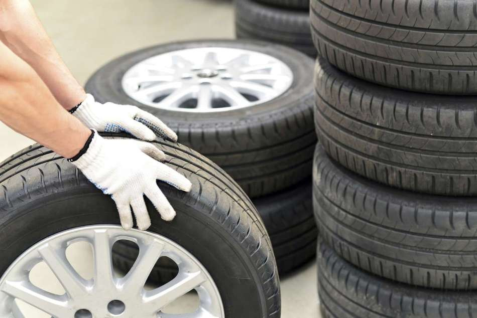 ¿Cómo elegir las llantas y neumáticos perfectos para un coche?