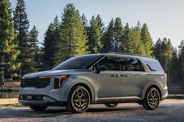 Revisión de la minivan actualizada KIA Carnival 2024