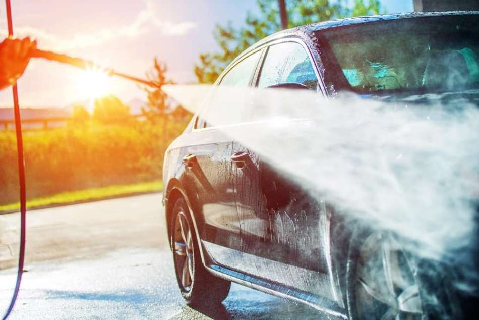 ¿Cómo lavar correctamente un coche cuando hace calor?