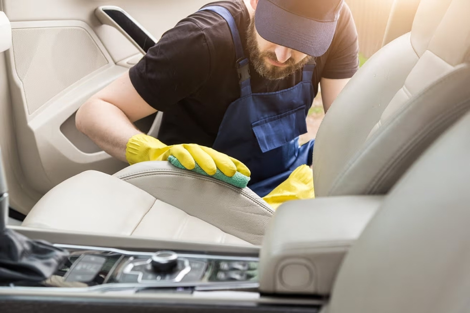 Cuero líquido: salvación para el interior del coche