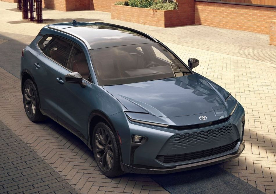 Revisión del nuevo crossover Toyota Crown Signia
