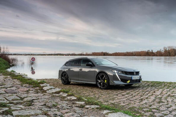 Revisión de la camioneta híbrida Peugeot 508 SW PSE de 360 caballos