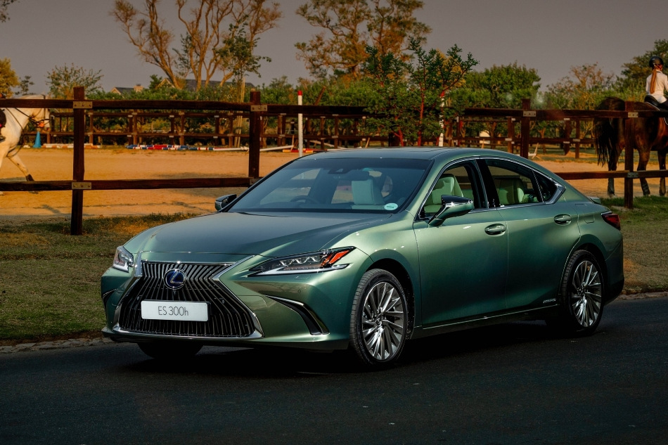 Lexus ES Hybrid: lujo y silencio sobre tracción eléctrica