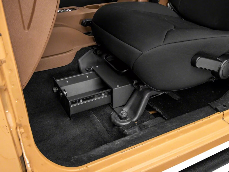 ¡No dejes objetos de valor desprotegidos! Elegimos una caja fuerte confiable para el automóvil.