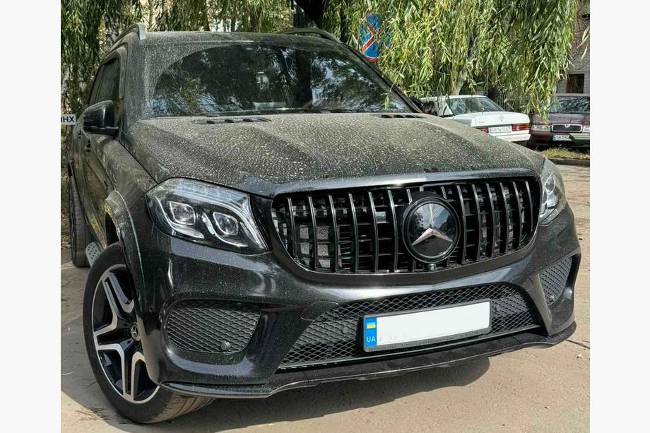 Mercedes GL/GLS class X166 2012-2019 Emblema delantero bajo cristal, marco negro a0008880111 (Para GLS) Foto 1