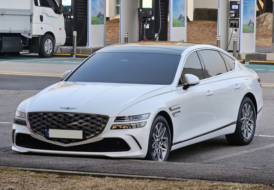 Revisión del Genesis G80 2023: el sedán premium coreano actualizado se volvió más brillante