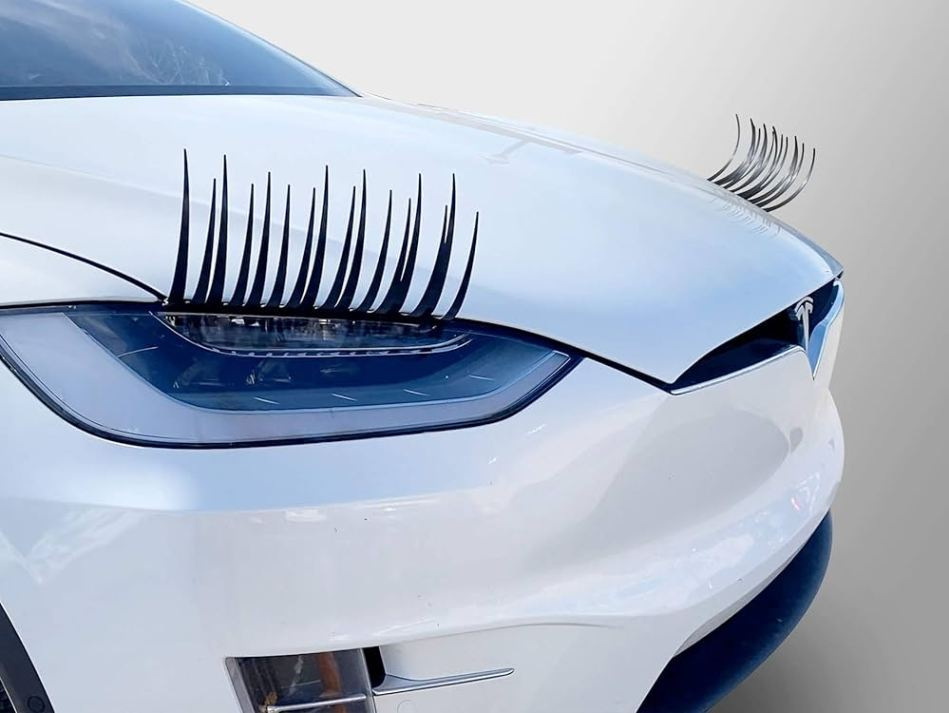 Pestañas en los faros de los coches: ¿una tendencia de moda o una moda vana?