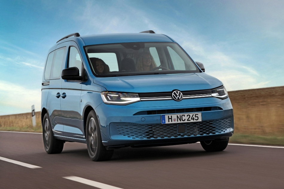 Revisión de Volkswagen Caddy Kombi: un asistente universal para familias y empresas