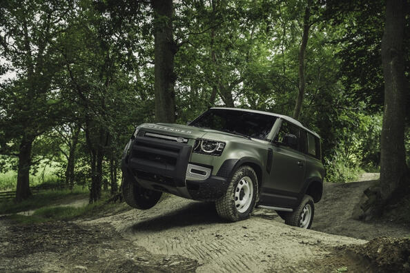 Land Rover Defender 90: una revisión del SUV de tres puertas