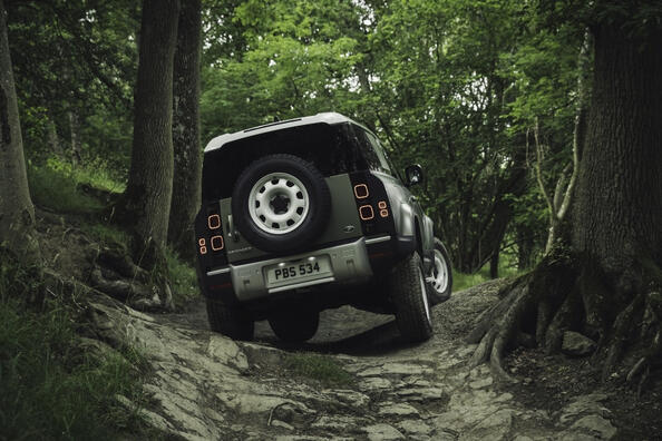 Land Rover Defender 90: una revisión del SUV de tres puertas Foto 3