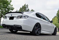 BMW 5 Series F10/F11 2010–2016 Difusor Trasero DPT V-2 (para M-Performance, Negro Brillante) foto 5