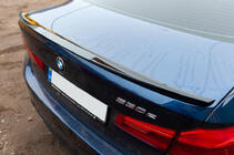 BMW Serie 5 G30/G31 2017–2023 Alerón M4-Style (Negro Brillante) foto 11