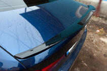 BMW Serie 5 G30/G31 2017–2023 Alerón M4-Style (Negro Brillante) foto 13