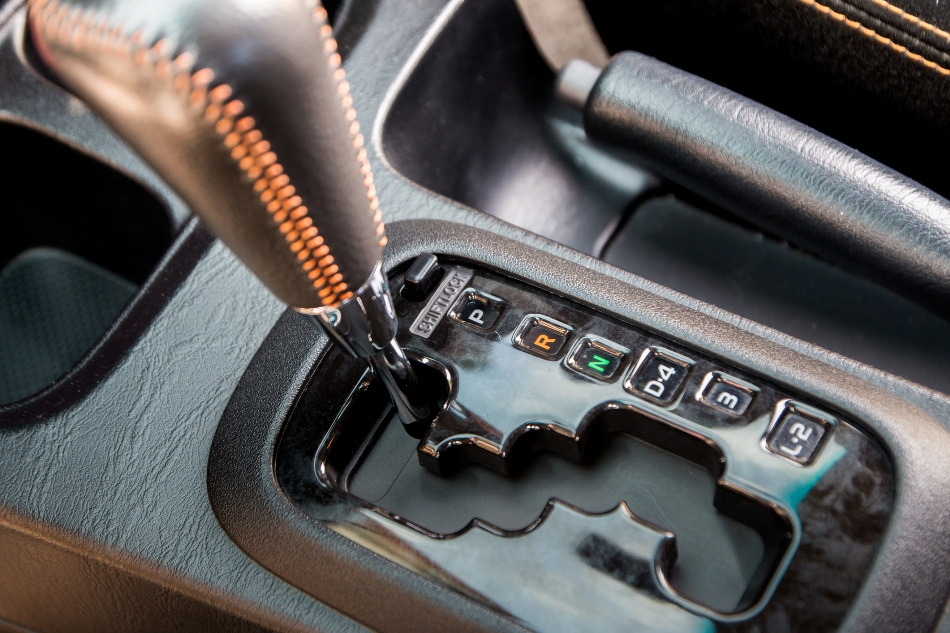 ¿Cómo ahorrar combustible en un coche con transmisión automática?