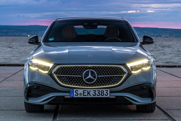 Revisión del Mercedes-Benz Clase E 2023: una nueva dimensión del lujo