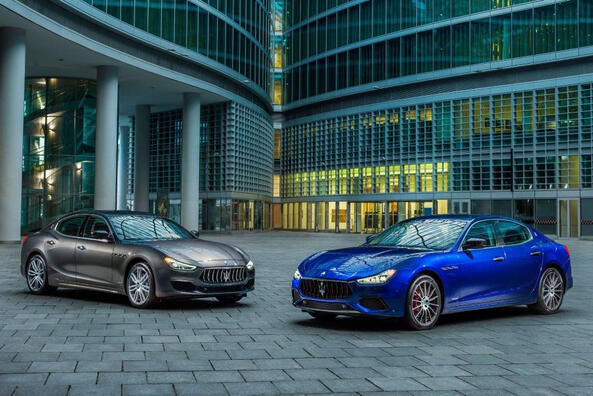 Revisión del sedán italiano de alto rendimiento Maserati Ghibli Foto 2