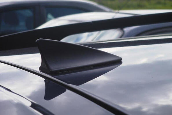 ¿Por qué necesitas una aleta en el techo de un coche?
