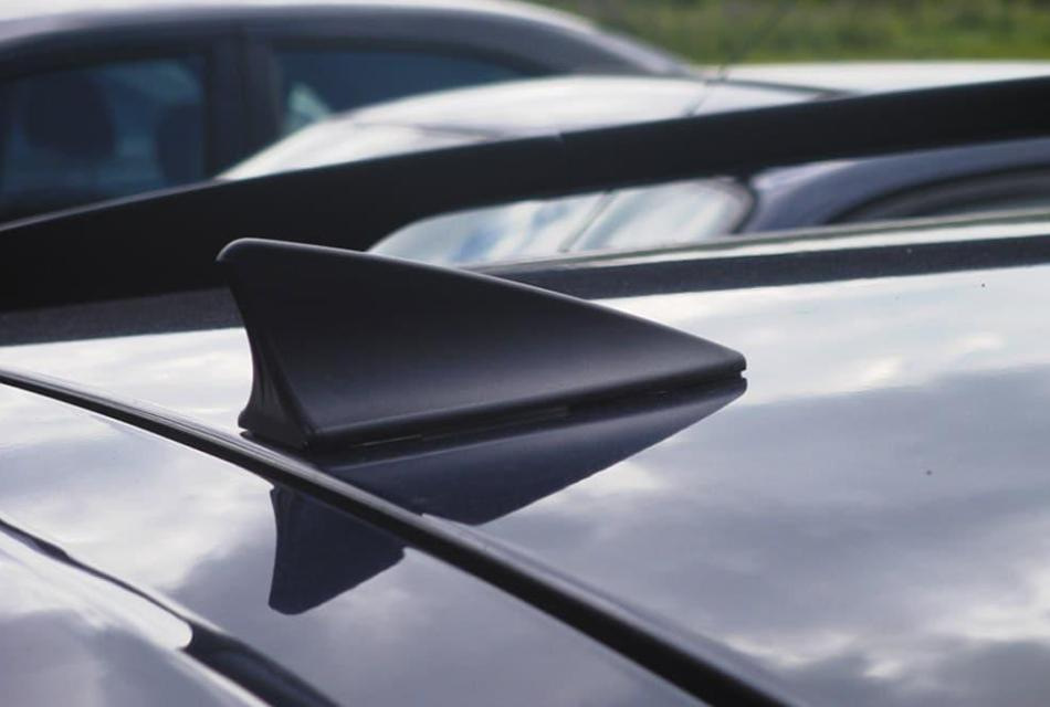 ¿Por qué necesitas una aleta en el techo de un coche?