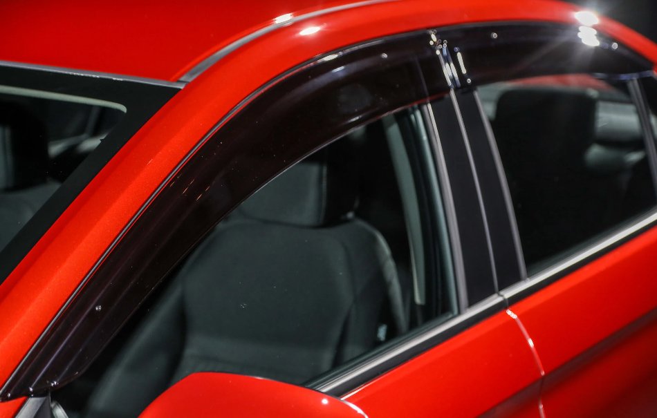 Parabrisas en ventanillas de automóviles: pros y contras