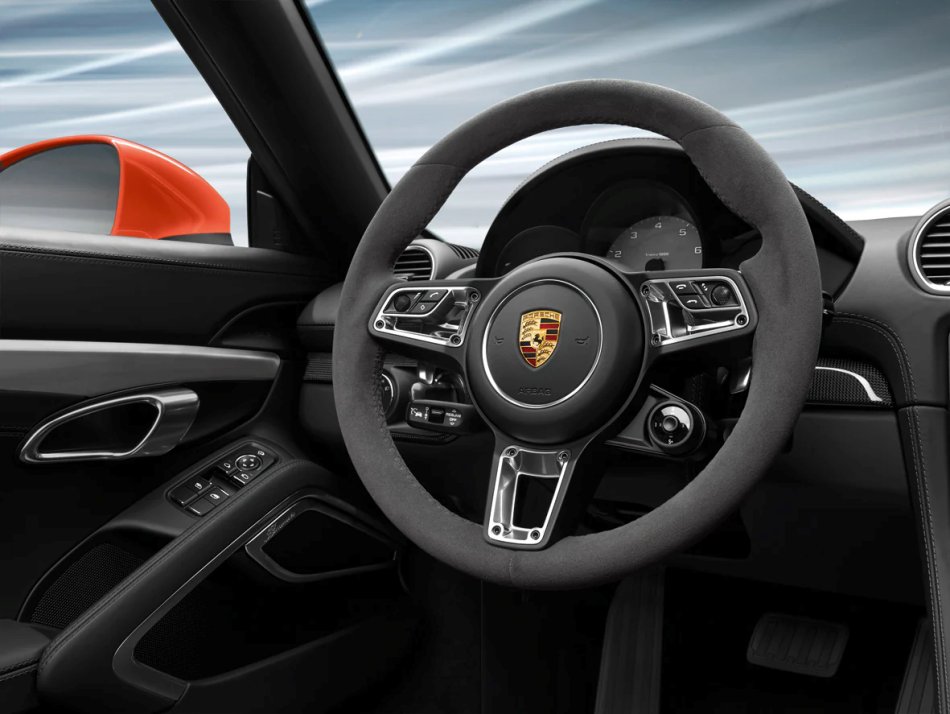 ¿Qué material es mejor elegir para la correa del volante de un coche?