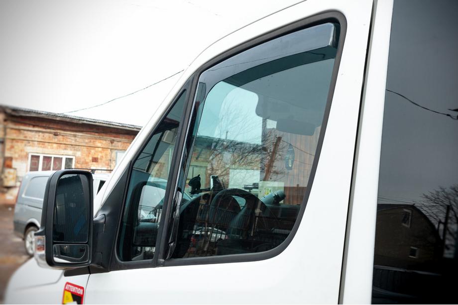 Volkswagen Crafter 2006-2016 Deflectores de ventana insertables (ahumados, 2 uds., Cagatay) Foto 6
