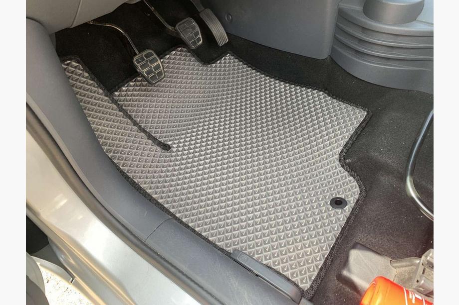 Mitsubishi Colt 2004-2012 Alfombrillas EVA (Gris) Image