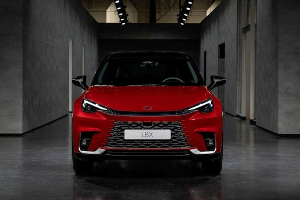 Revisión de Lexus LBX: crossover compacto elegante y tecnológico
