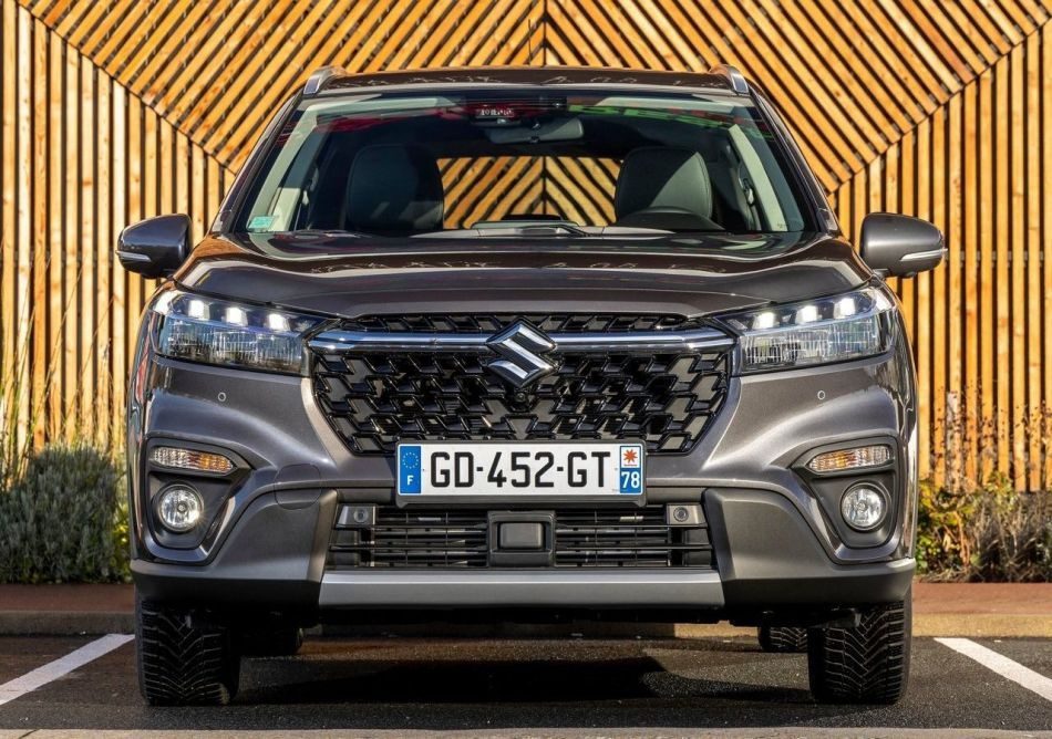 Lo que ofrece Suzuki S-Cross: descripción general de características y equipamiento