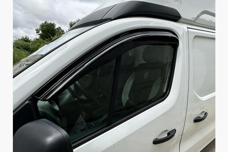 Renault Trafic 2015- Deflectores de Ventana EuroCap (2 uds) Image