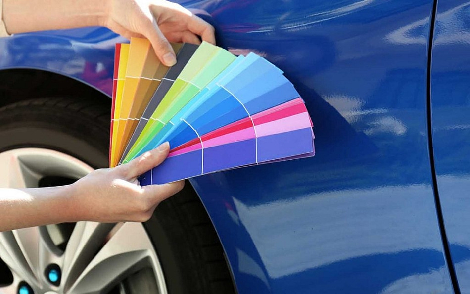 ¿Cómo saber el código de color del coche?