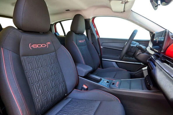 Revisión del Fiat 600e: coche eléctrico compacto con encanto italiano Foto 6