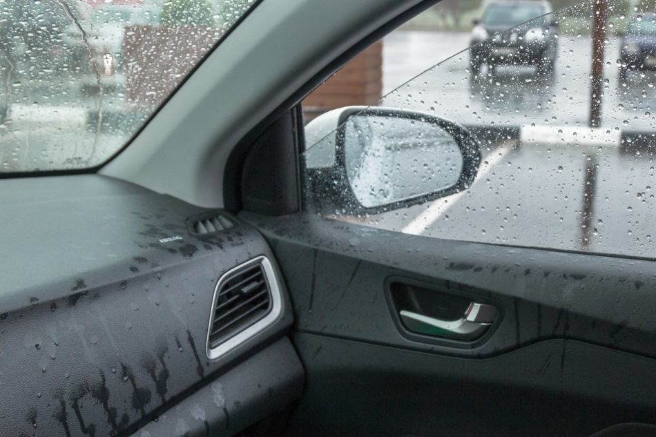 ¿Cómo proteger el coche del exceso de humedad?