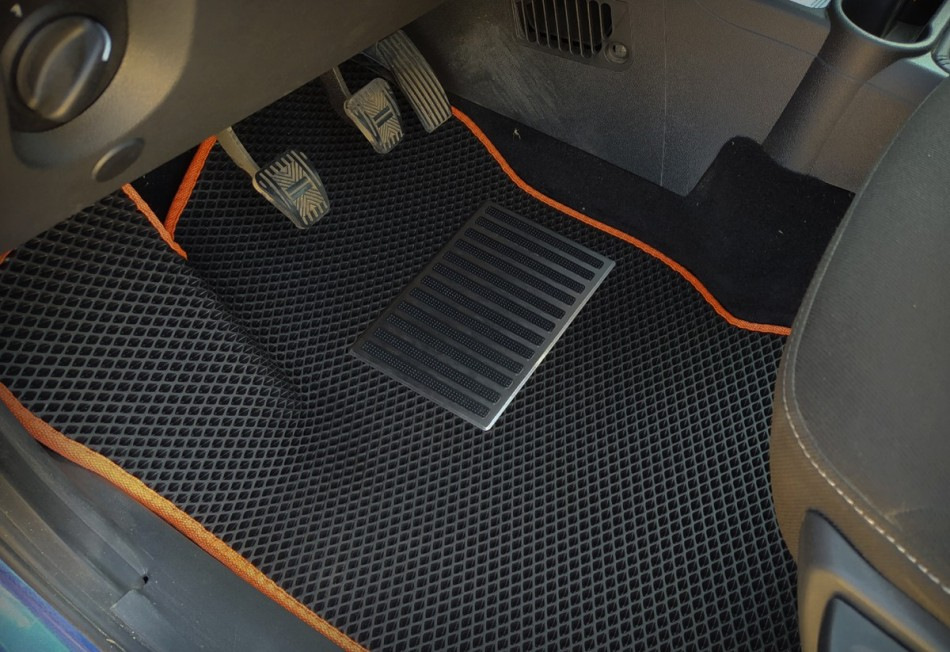 ¿Por qué necesitas un colgador en la alfombra del coche?