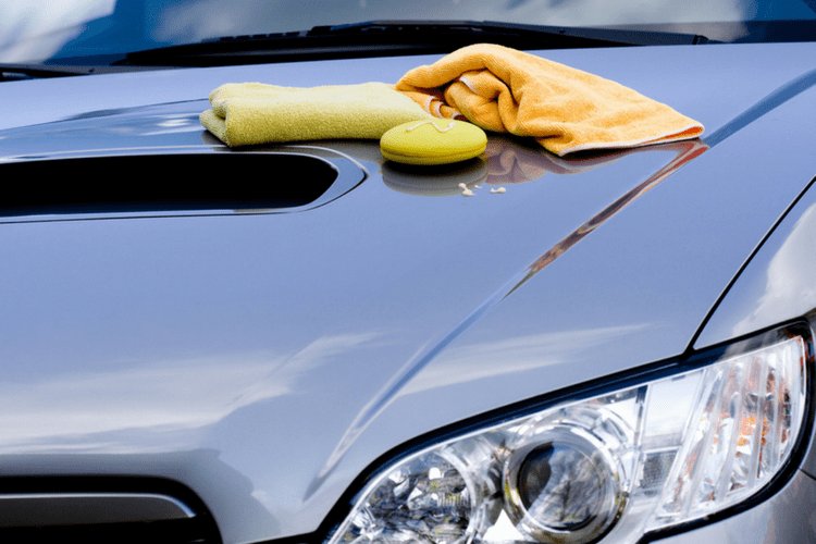 ¿Por qué necesitas cera para la carrocería de un coche?