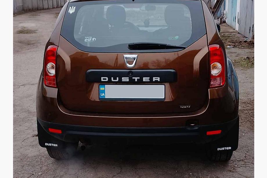Dacia Duster 2008-2018 Guardabarros originales EuroCap (4 uds) Foto 3