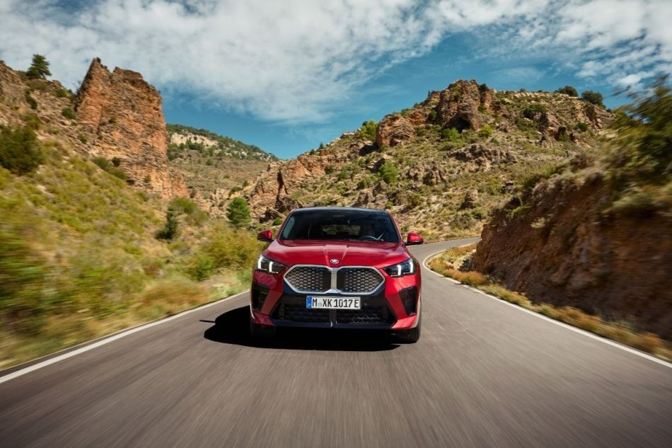 Revisión del crossover compacto eléctrico BMW iX2