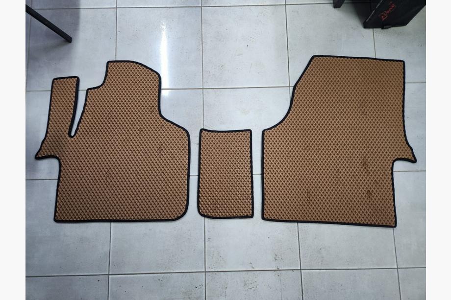 Mercedes Sprinter W906 2006–2018 Oferta Alfombrillas EVA V1 (ladrillo) Foto 3