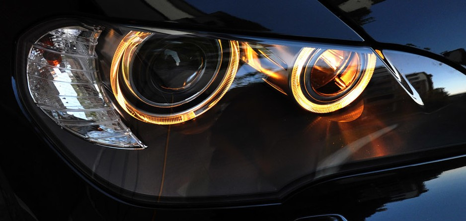 Lentes B en el coche: ¿qué son y cuáles son sus ventajas?