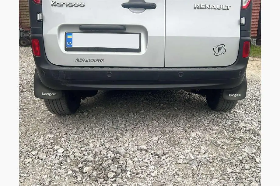 Renault Kangoo 2008–2020 Guardabarros a Medida EuroCap Foto 1