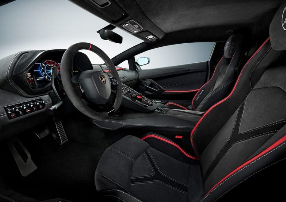 Alcántara en el tuning de automóviles: opciones de uso
