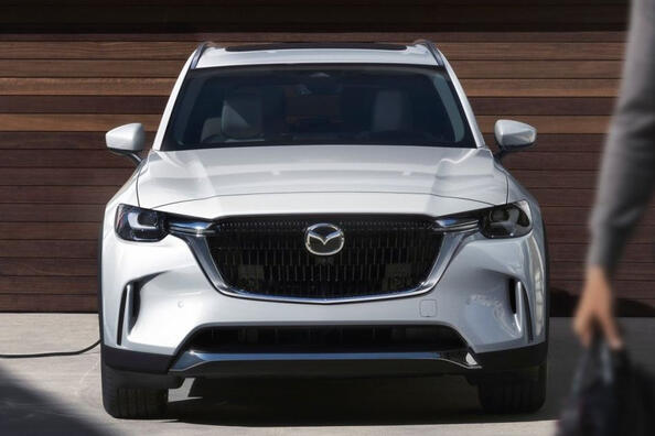 Revisión del crossover insignia de tamaño completo Mazda CX-90