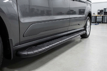 Ford Connect 2021- Estribos Laterales Bosphorus Black (2 uds., Aluminio) foto 1