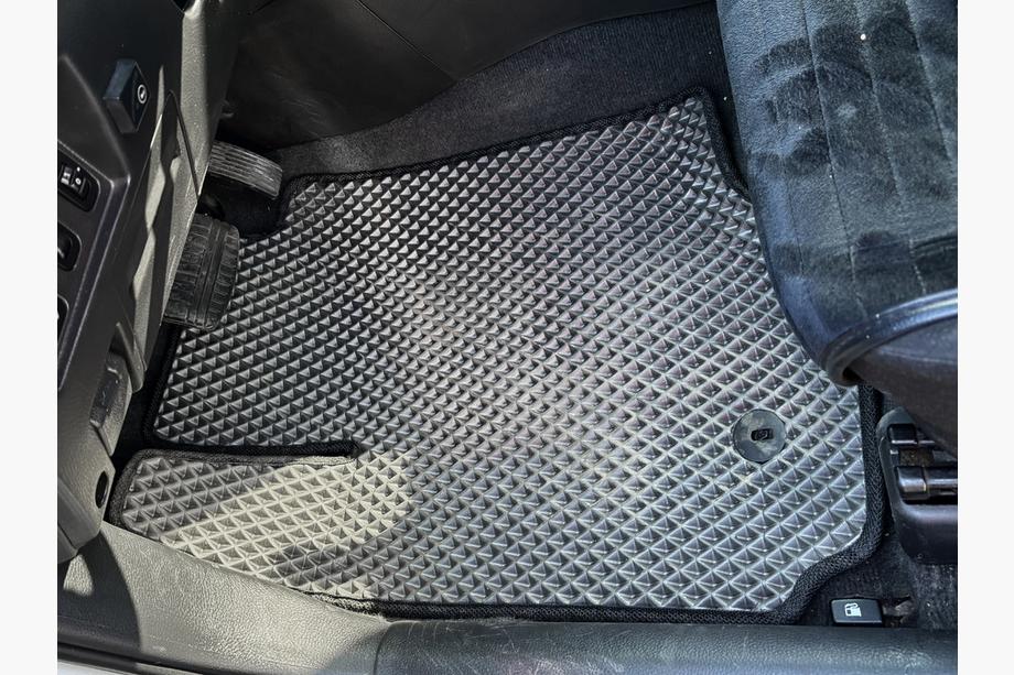 Mitsubishi Outlander 2001-2006 Alfombrillas EVA (negras) Image