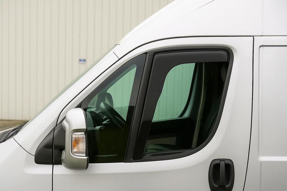 Citroen Jumper 2007-2025 Deflectores de viento insertables Niken Luxury (2 uds) Foto 1
