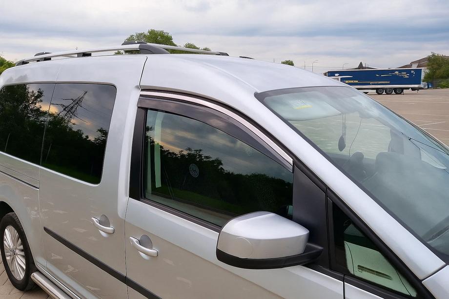 Volkswagen Caddy 2010-2015 Deflectores de ventana con moldura cromada Niken Luxury (2 uds) Image