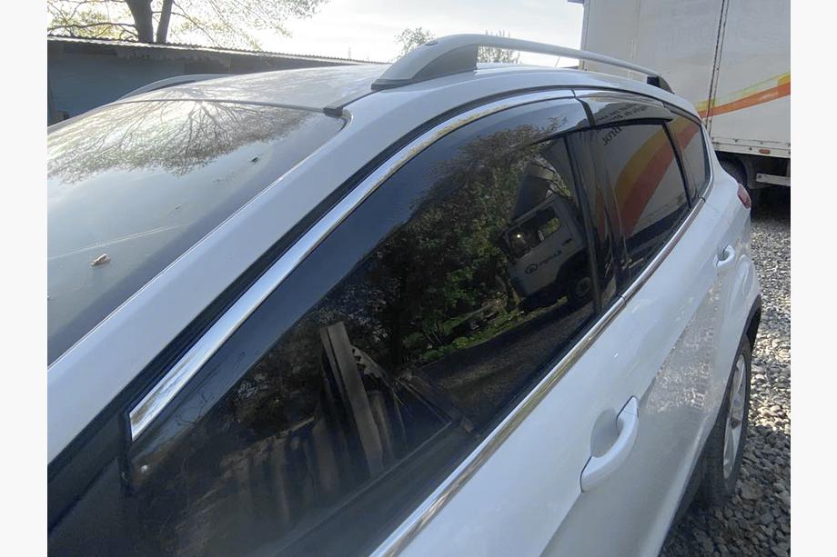 Ford Kuga/Escape 2013-2019 Deflectores de Ventana con Moldura Cromada Niken Luxury (4 uds) Foto 1